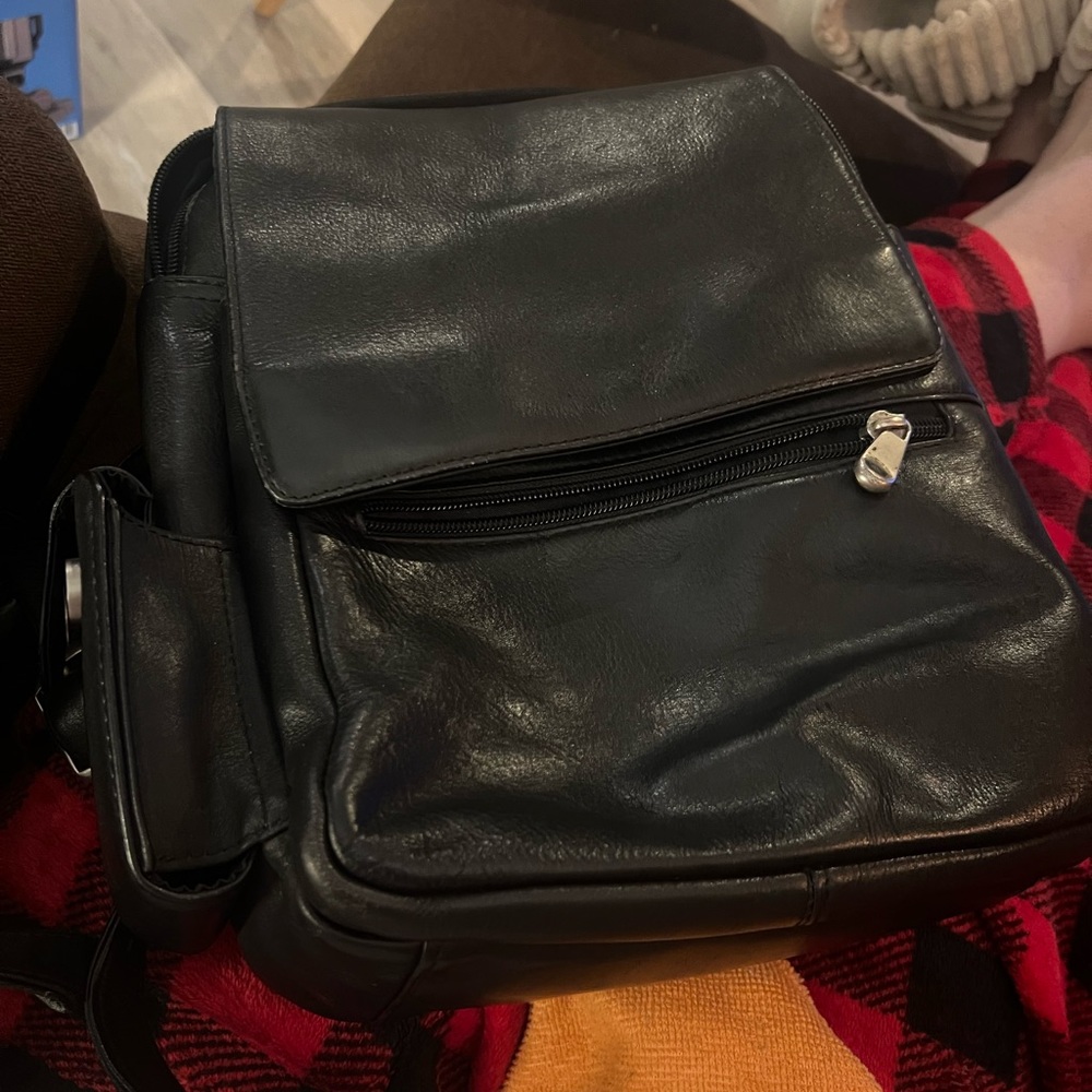 Le Donne Woman’s Tablet Backpack